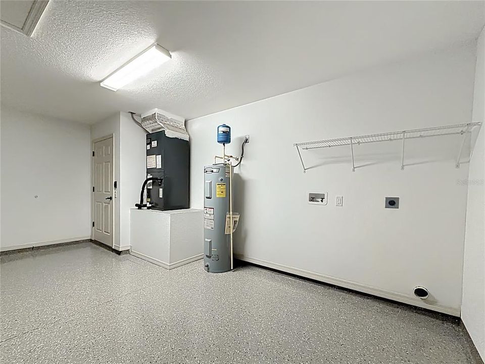 待售: $229,500 (3 贝兹, 2 浴室, 1332 平方英尺)