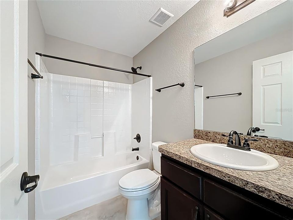 待售: $229,500 (3 贝兹, 2 浴室, 1332 平方英尺)