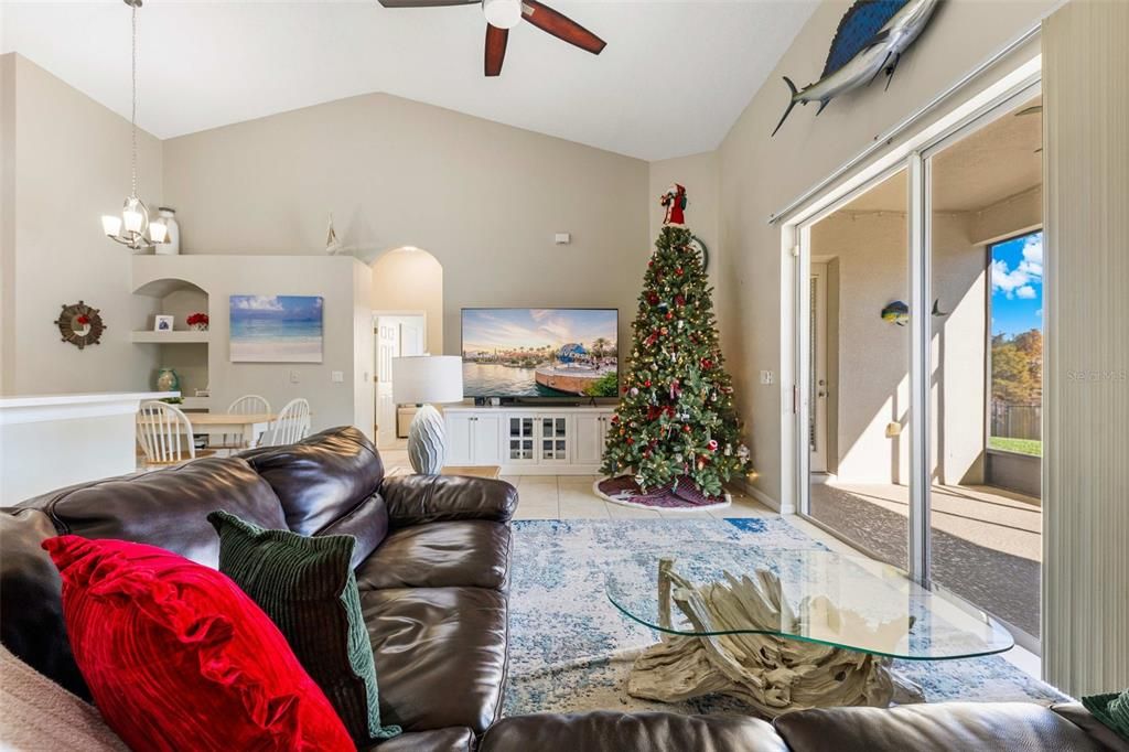 For Sale: $499,950 (4 beds, 2 baths, 2094 Square Feet)