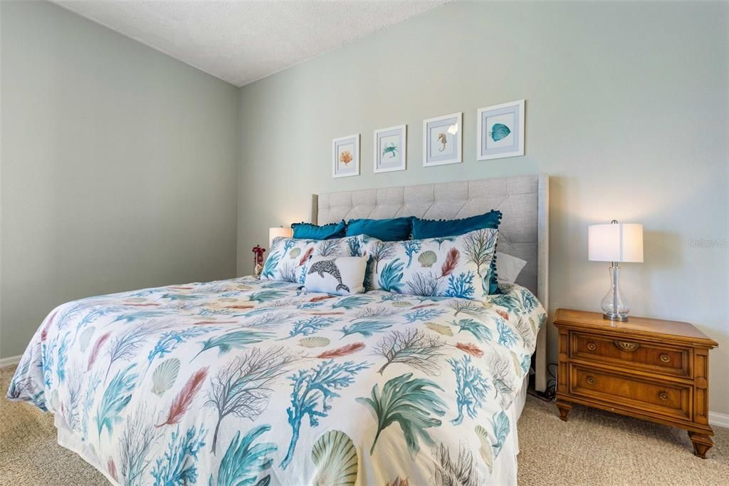 For Sale: $499,950 (4 beds, 2 baths, 2094 Square Feet)