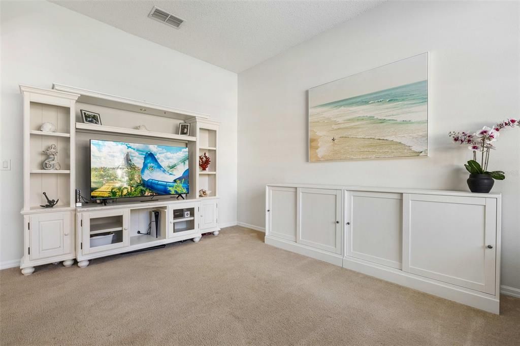 For Sale: $499,950 (4 beds, 2 baths, 2094 Square Feet)