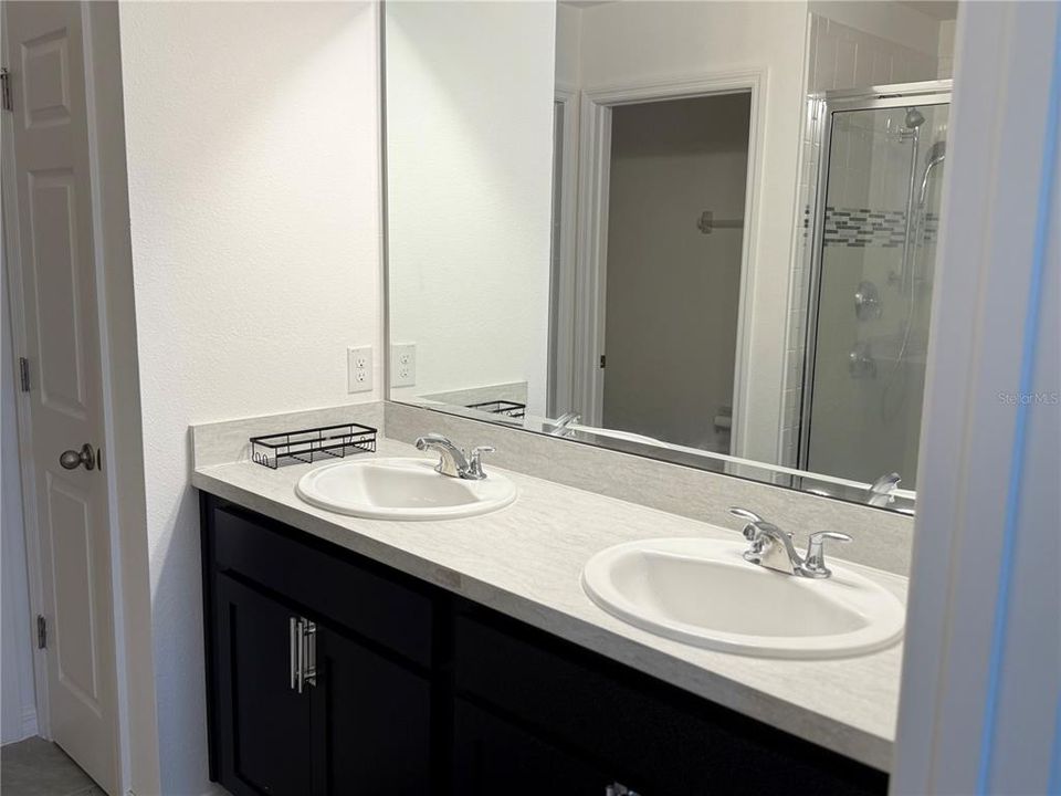 For Sale: $374,000 (4 beds, 2 baths, 1868 Square Feet)