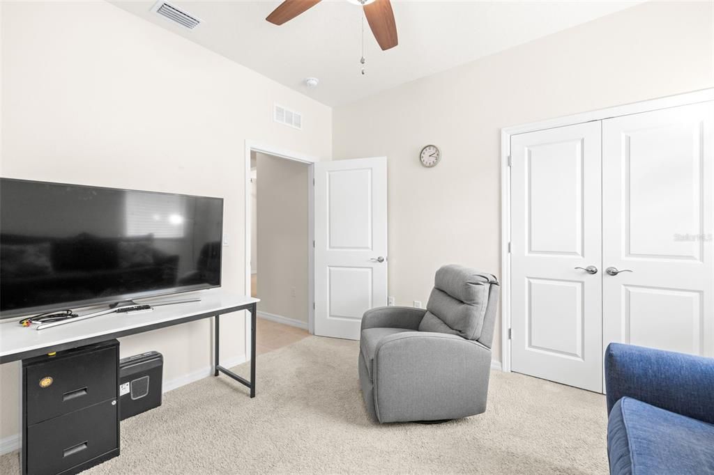 На продажу: $375,000 (4 спален, 2 ванн, 2077 Квадратных фут)