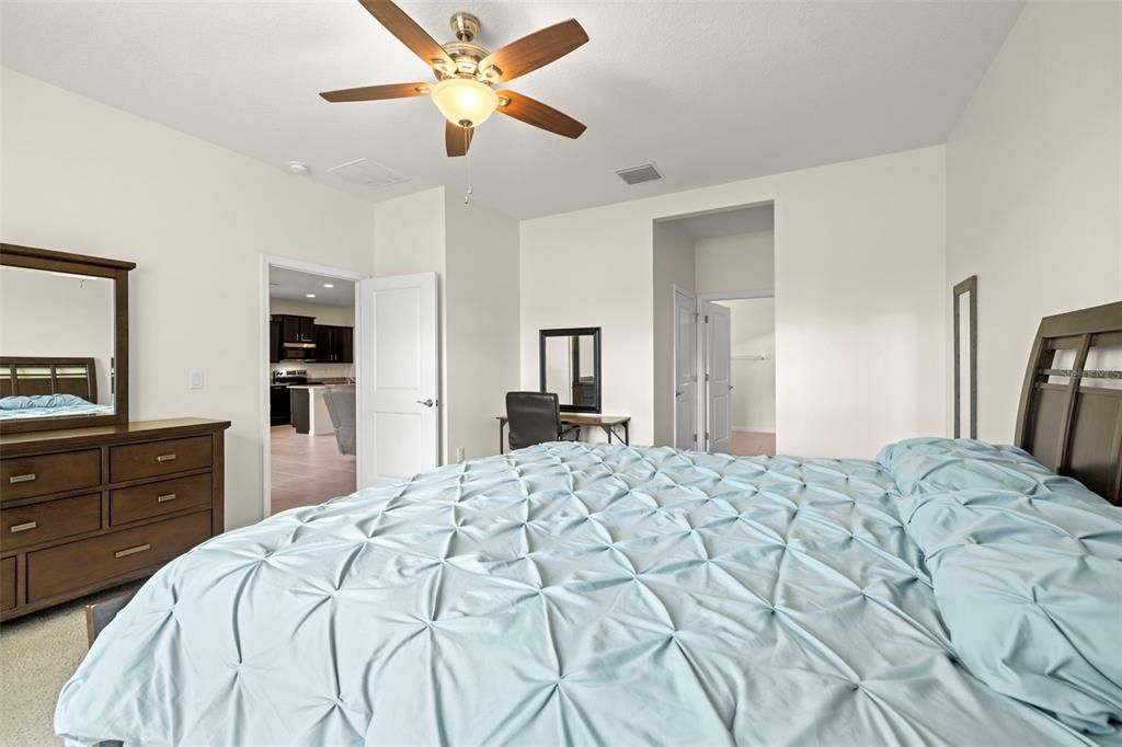 На продажу: $375,000 (4 спален, 2 ванн, 2077 Квадратных фут)