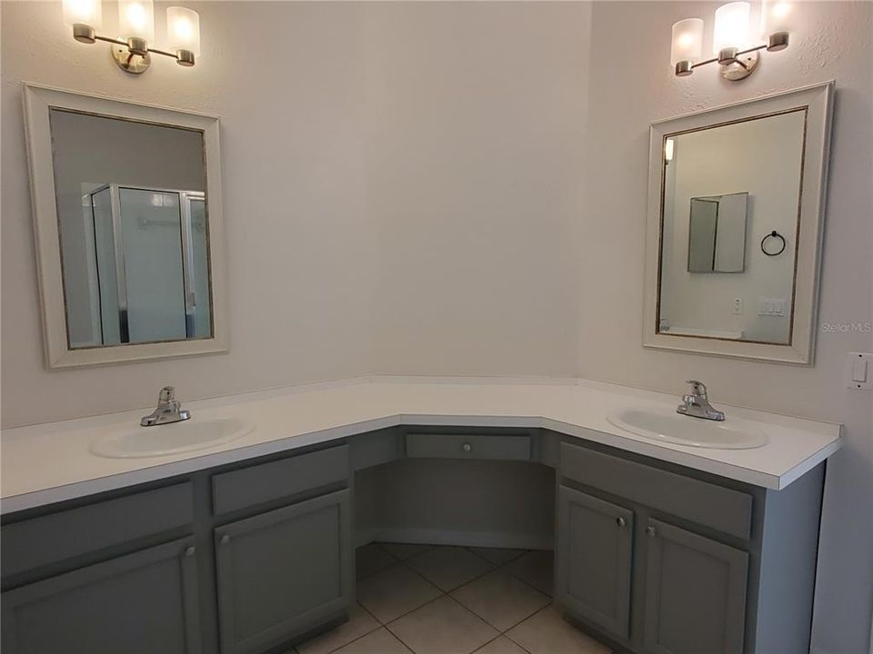 En Venta: $424,900 (4 camas, 2 baños, 1665 Pies cuadrados)