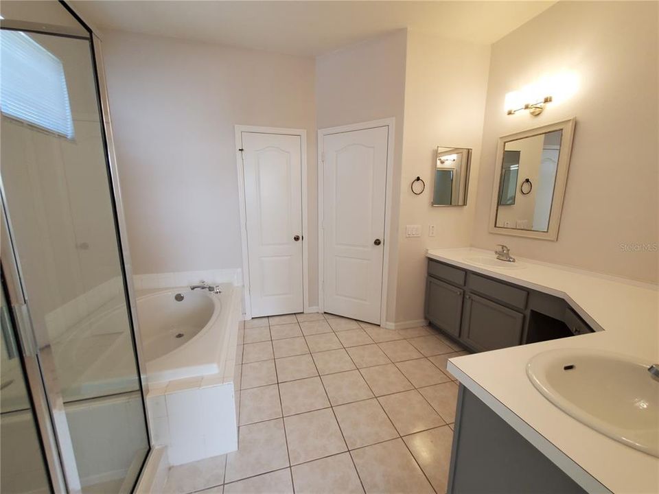 En Venta: $424,900 (4 camas, 2 baños, 1665 Pies cuadrados)