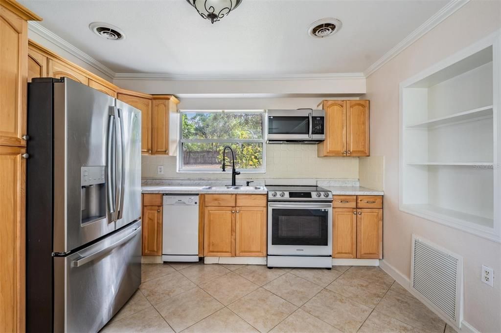 На продажу: $329,999 (3 спален, 1 ванн, 1167 Квадратных фут)