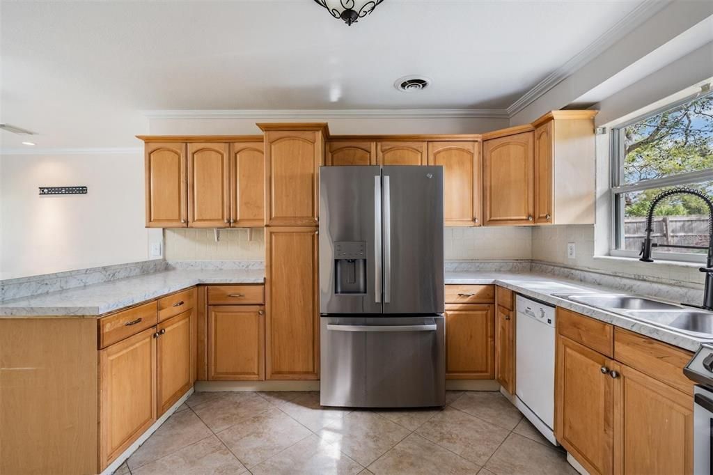 На продажу: $329,999 (3 спален, 1 ванн, 1167 Квадратных фут)