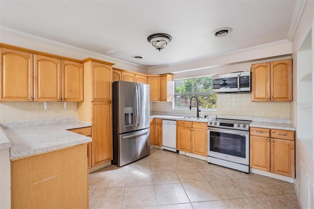 На продажу: $329,999 (3 спален, 1 ванн, 1167 Квадратных фут)