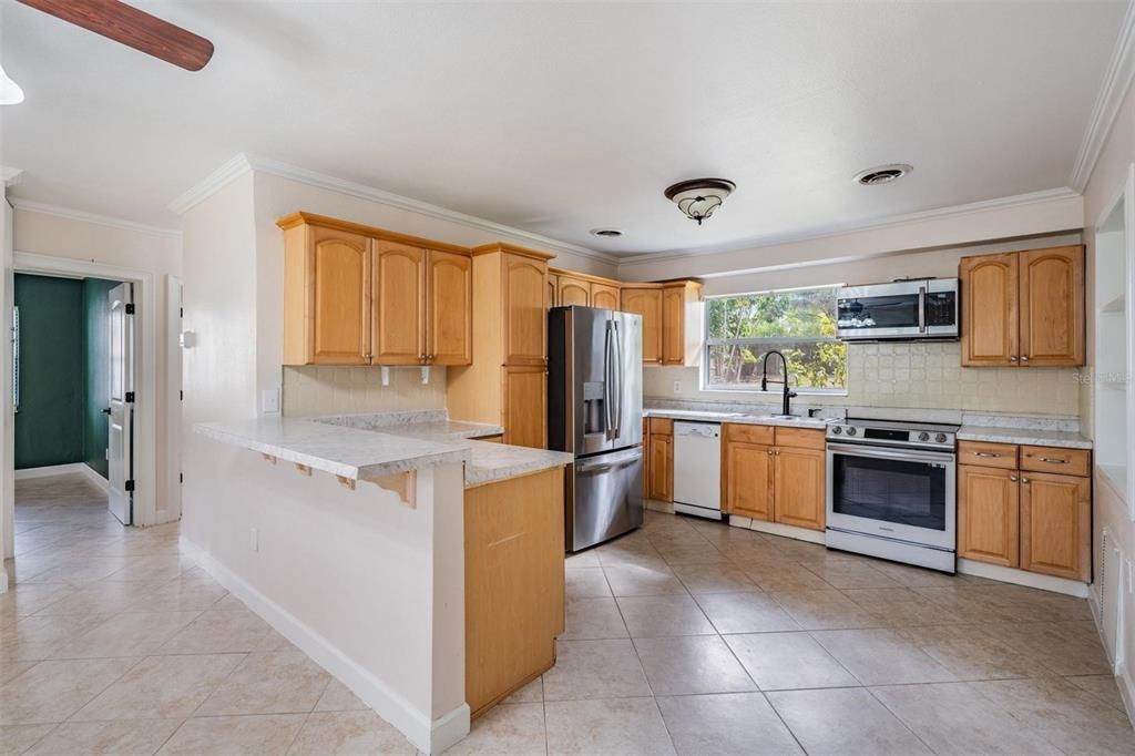 На продажу: $329,999 (3 спален, 1 ванн, 1167 Квадратных фут)