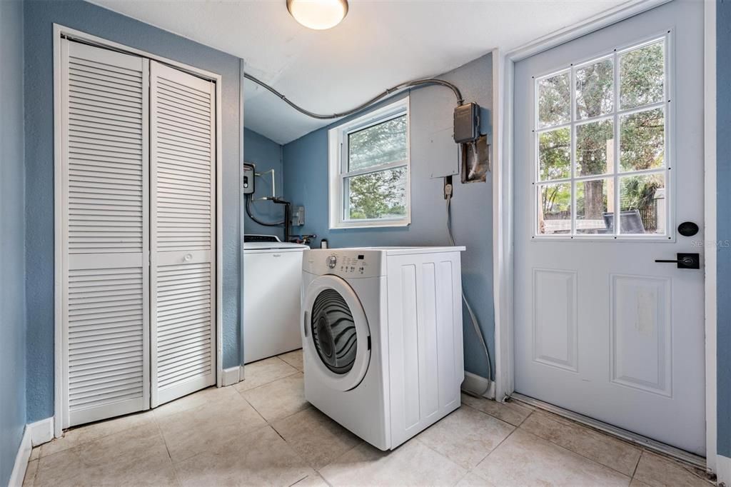 На продажу: $329,999 (3 спален, 1 ванн, 1167 Квадратных фут)