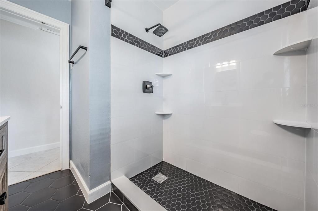 На продажу: $329,999 (3 спален, 1 ванн, 1167 Квадратных фут)