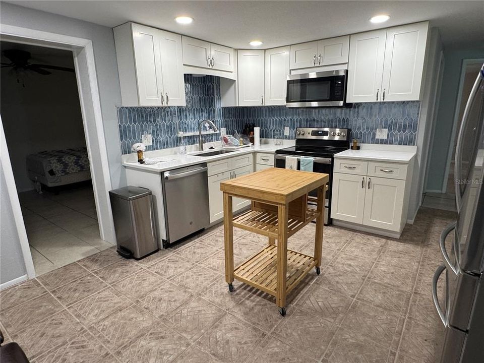 На продажу: $385,997 (3 спален, 2 ванн, 1374 Квадратных фут)