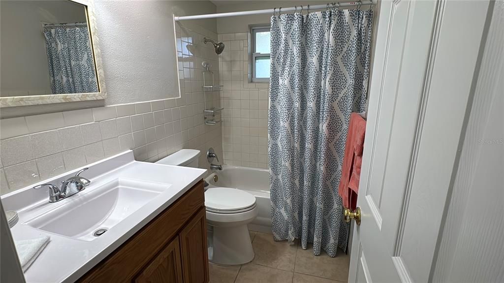 На продажу: $385,997 (3 спален, 2 ванн, 1374 Квадратных фут)