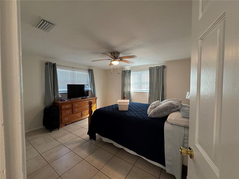 На продажу: $385,997 (3 спален, 2 ванн, 1374 Квадратных фут)