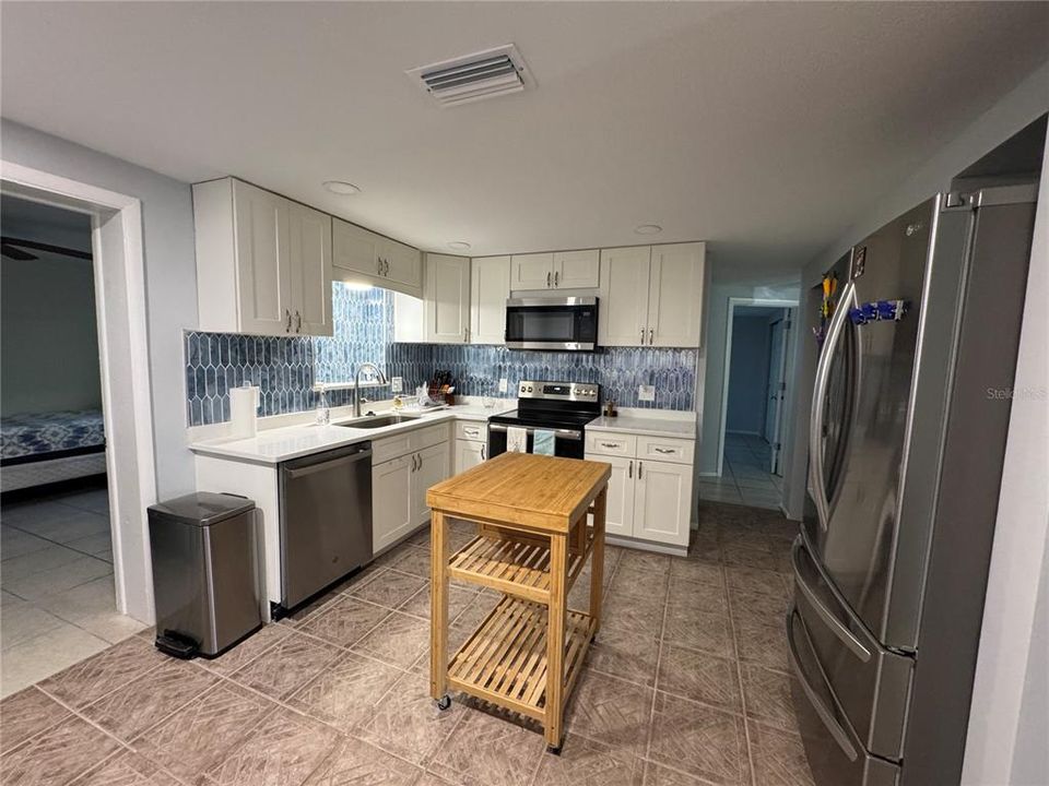 На продажу: $385,997 (3 спален, 2 ванн, 1374 Квадратных фут)