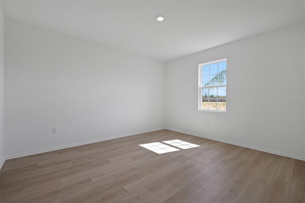 Active With Contract: $388,159 (4 beds, 3 baths, 2531 Square Feet)