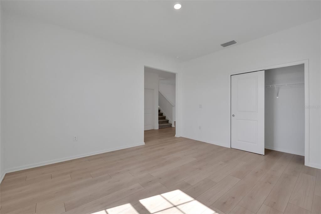 Active With Contract: $388,159 (4 beds, 3 baths, 2531 Square Feet)