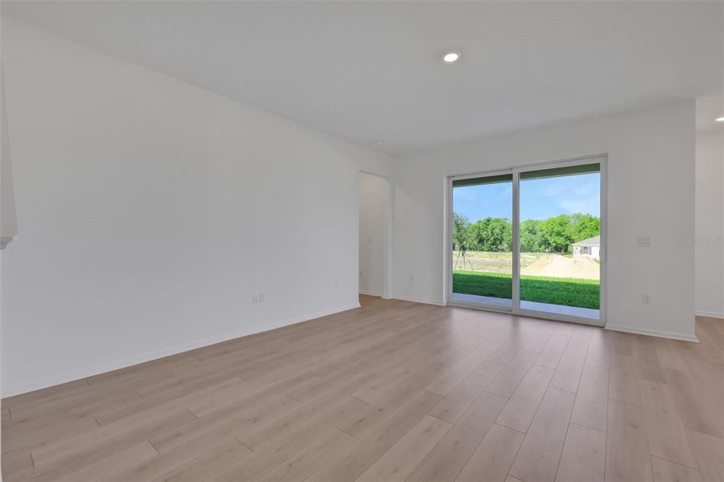 Active With Contract: $388,159 (4 beds, 3 baths, 2531 Square Feet)