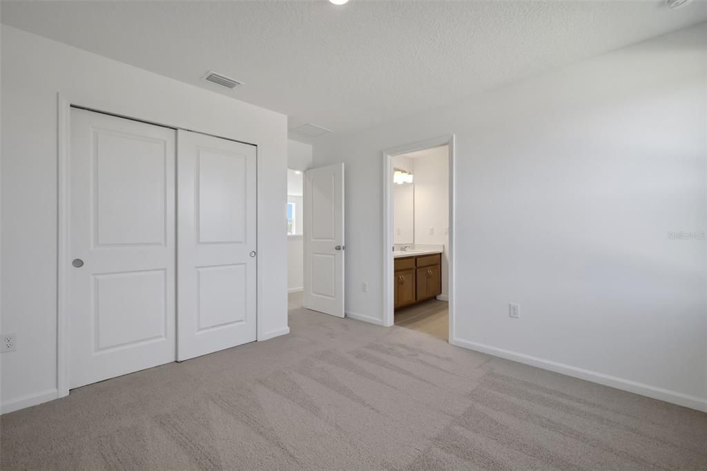 Active With Contract: $388,159 (4 beds, 3 baths, 2531 Square Feet)