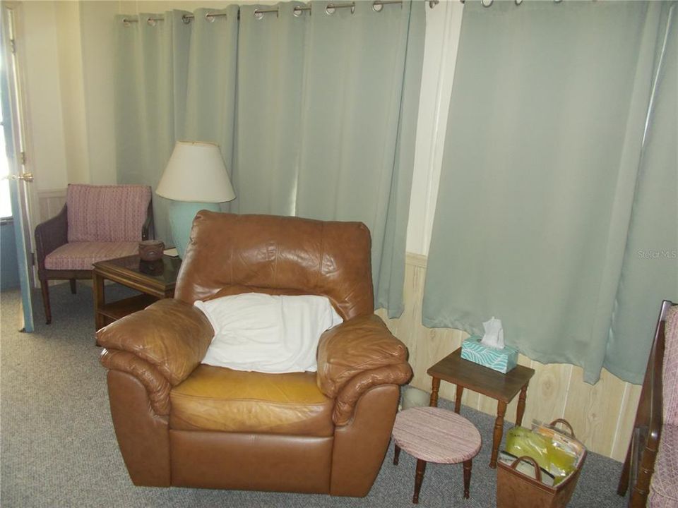 待售: $134,900 (2 贝兹, 2 浴室, 1351 平方英尺)