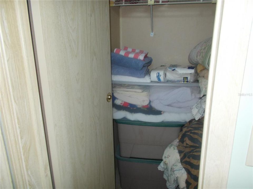 待售: $134,900 (2 贝兹, 2 浴室, 1351 平方英尺)