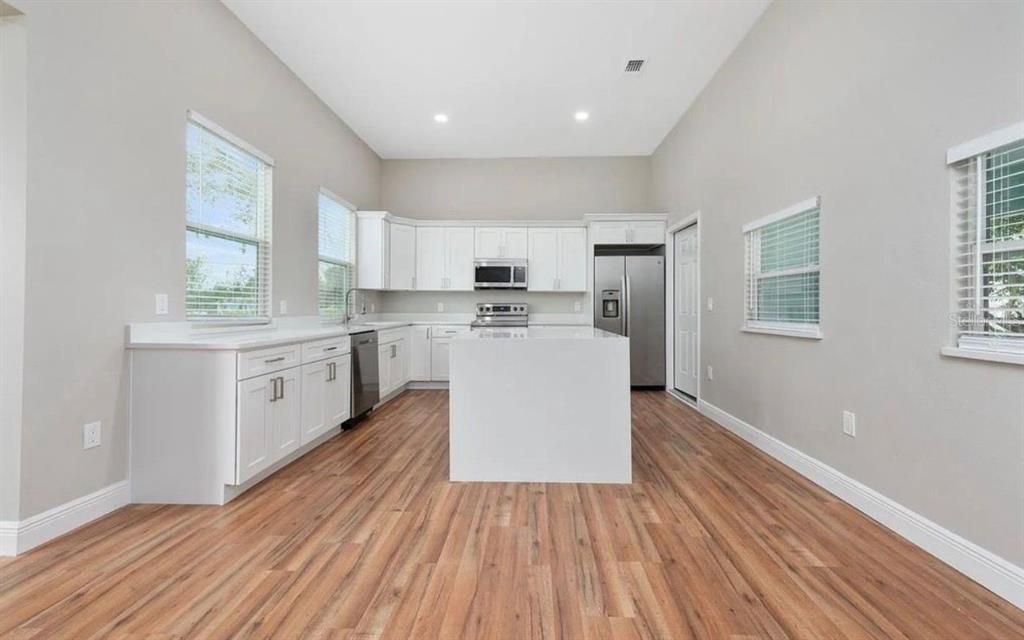 For Sale: $320,000 (3 beds, 2 baths, 1622 Square Feet)