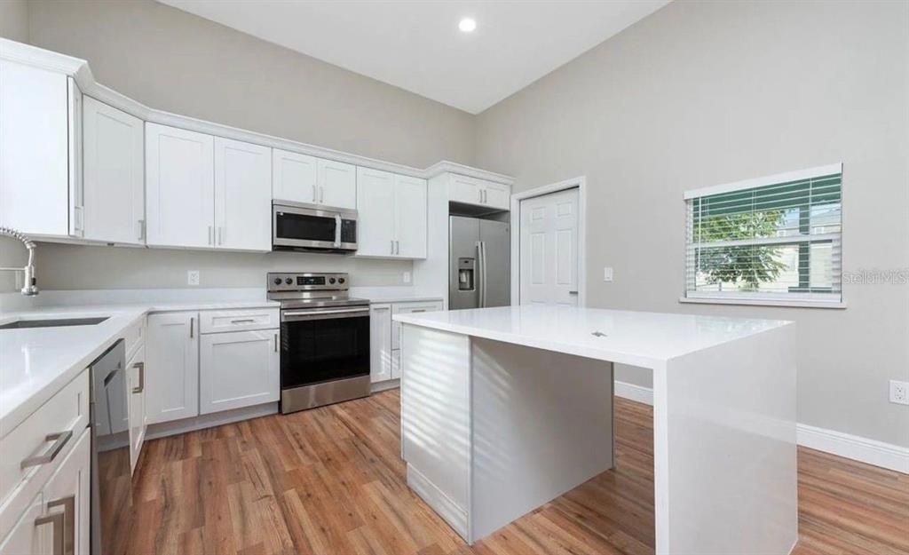 For Sale: $320,000 (3 beds, 2 baths, 1622 Square Feet)