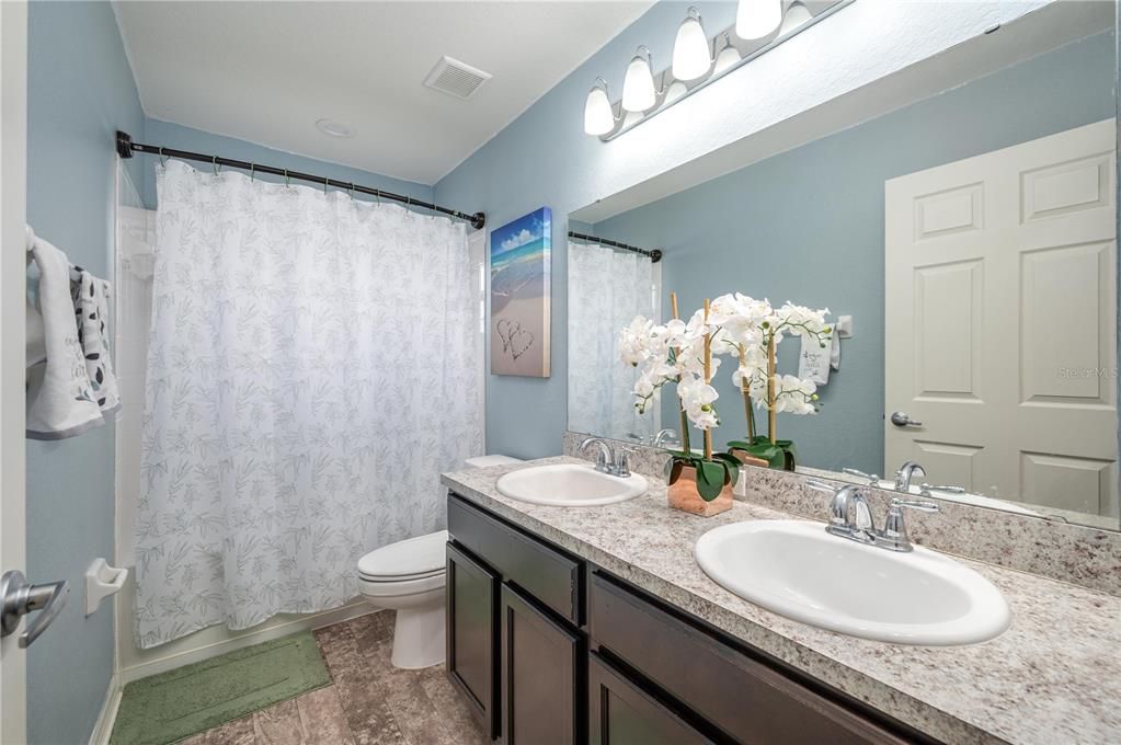 For Rent: $2,299 (3 beds, 2 baths, 2064 Square Feet)