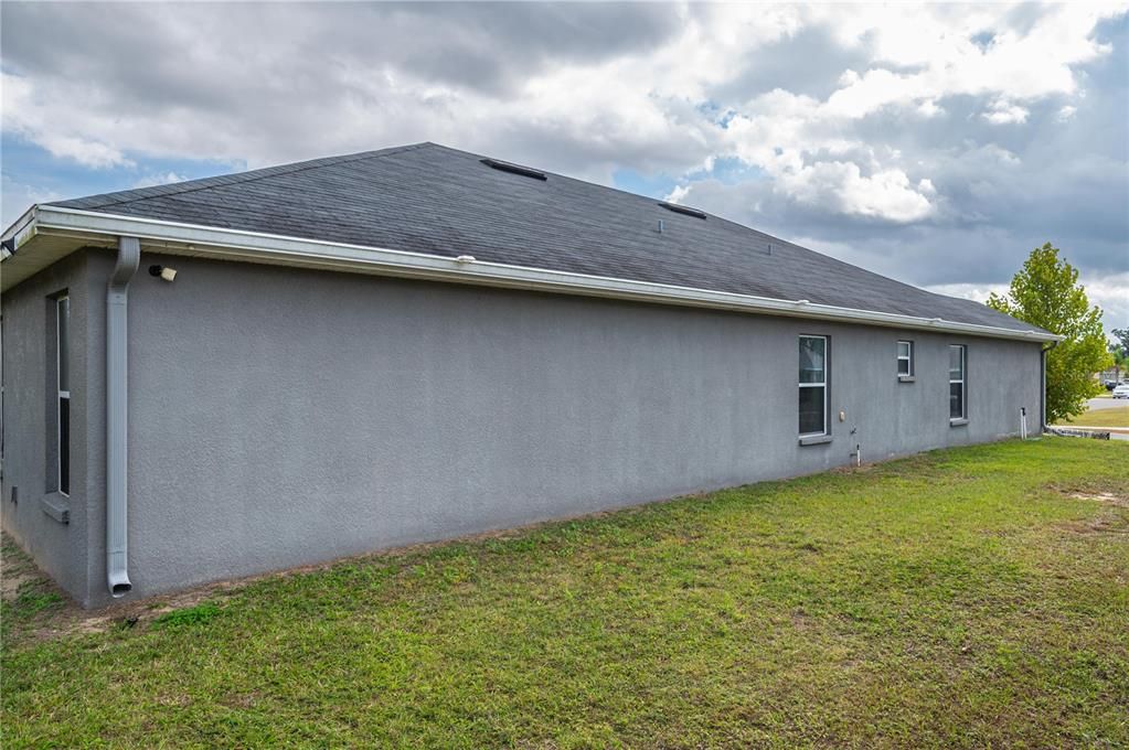 For Rent: $2,299 (3 beds, 2 baths, 2064 Square Feet)