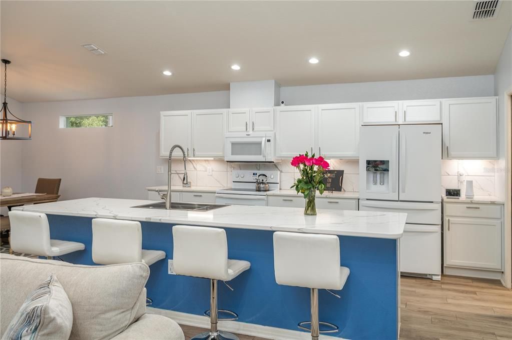 For Rent: $2,299 (3 beds, 2 baths, 2064 Square Feet)