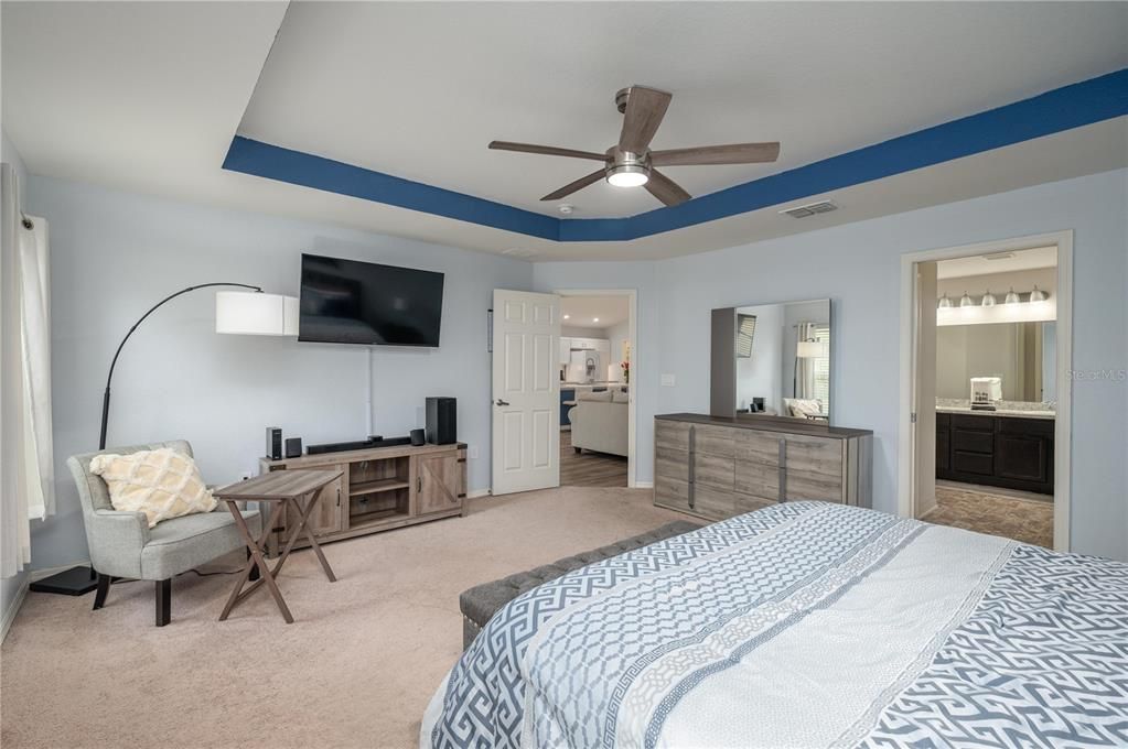 For Rent: $2,299 (3 beds, 2 baths, 2064 Square Feet)