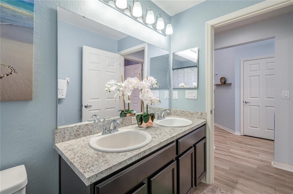 For Rent: $2,299 (3 beds, 2 baths, 2064 Square Feet)