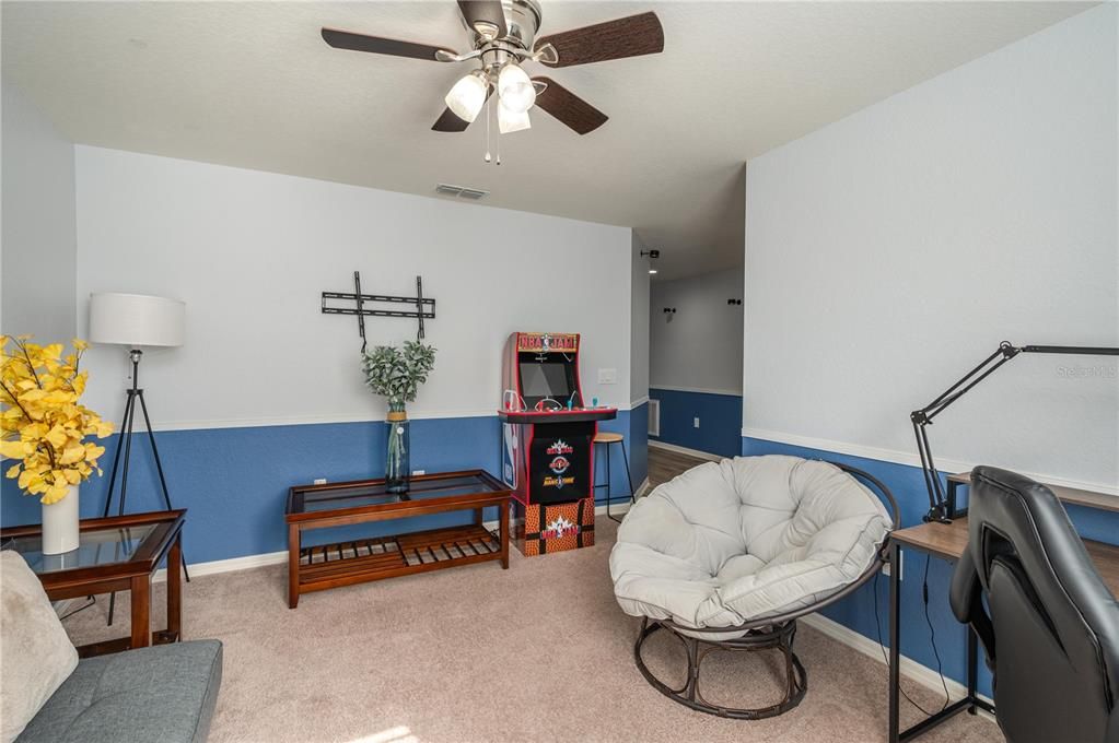 For Rent: $2,299 (3 beds, 2 baths, 2064 Square Feet)