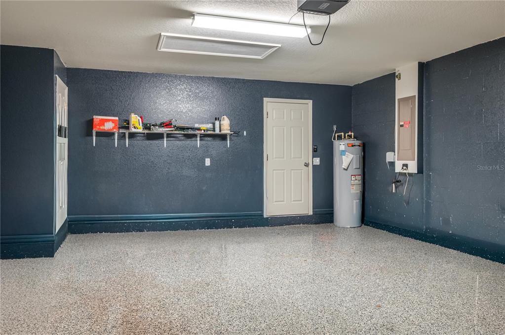 For Rent: $2,299 (3 beds, 2 baths, 2064 Square Feet)