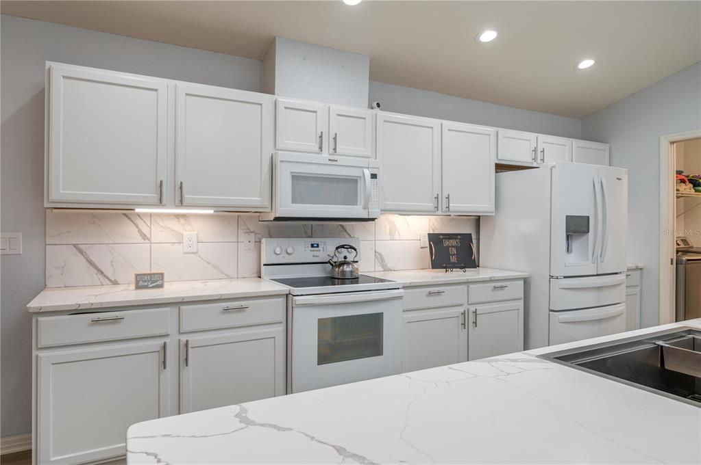 For Rent: $2,299 (3 beds, 2 baths, 2064 Square Feet)