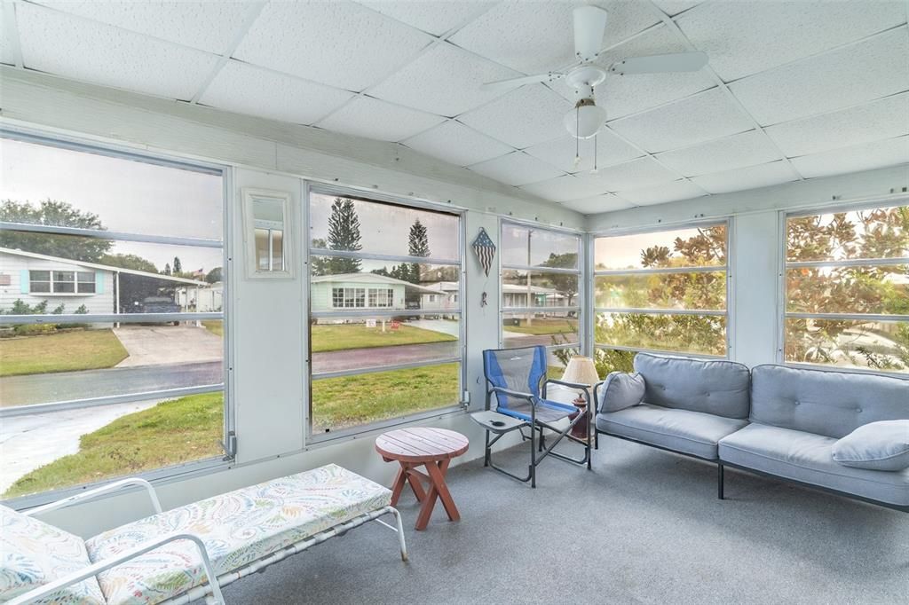 For Sale: $160,000 (2 beds, 2 baths, 1040 Square Feet)