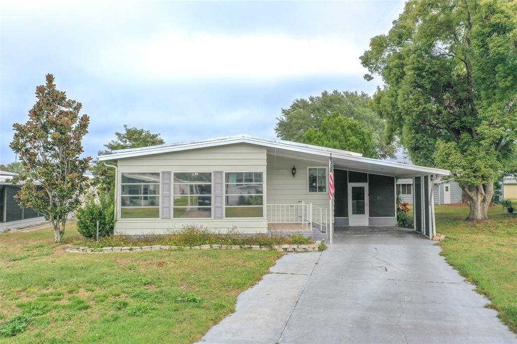 For Sale: $160,000 (2 beds, 2 baths, 1040 Square Feet)