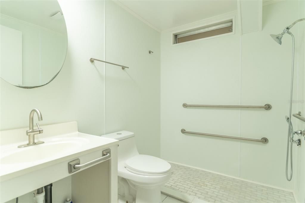 For Sale: $160,000 (2 beds, 2 baths, 1040 Square Feet)