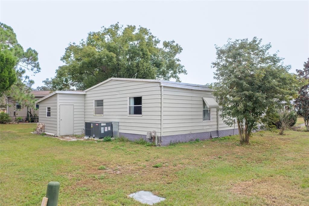 For Sale: $160,000 (2 beds, 2 baths, 1040 Square Feet)