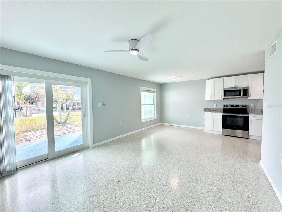 В аренду: $1,850 (1 спален, 1 ванн, 600 Квадратных фут)