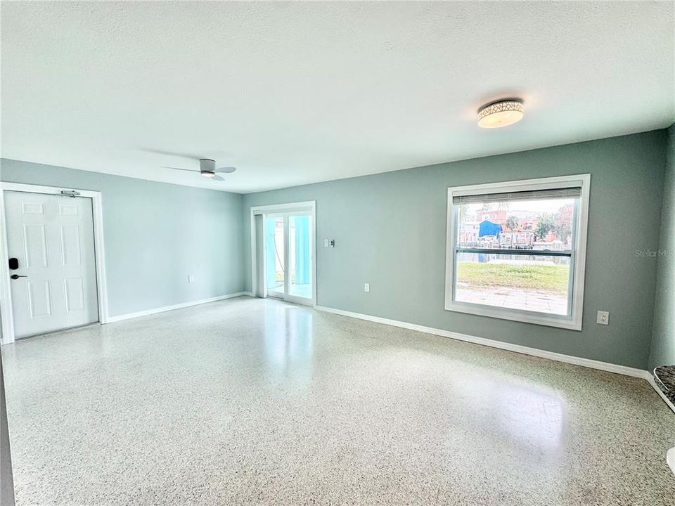 В аренду: $1,850 (1 спален, 1 ванн, 600 Квадратных фут)