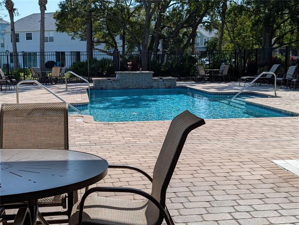 В аренду: $2,100 (2 спален, 2 ванн, 1216 Квадратных фут)