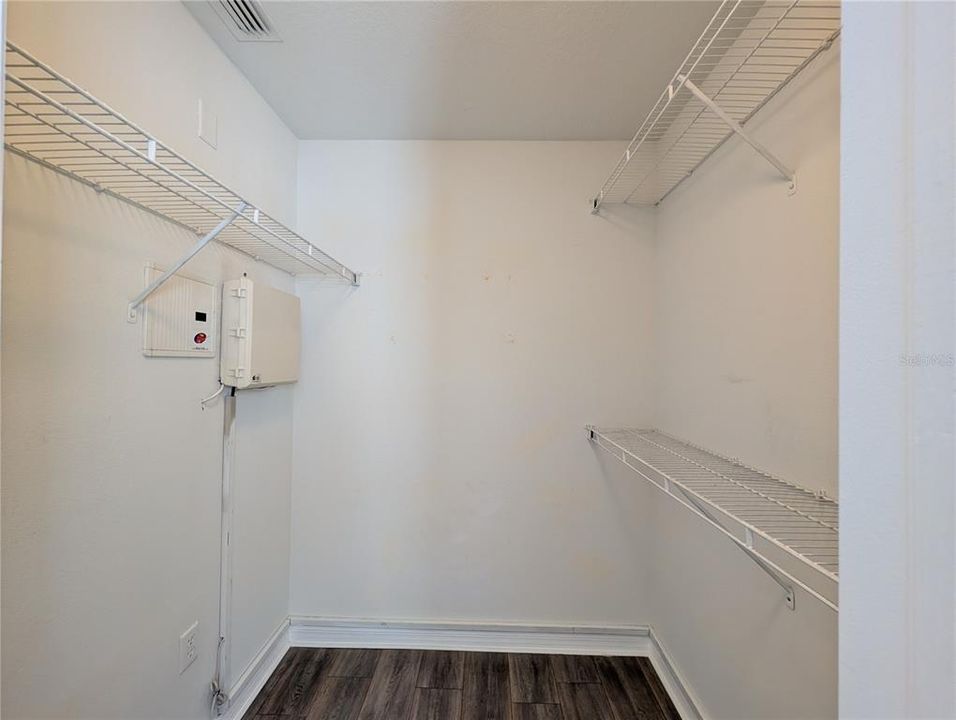 В аренду: $2,100 (2 спален, 2 ванн, 1216 Квадратных фут)