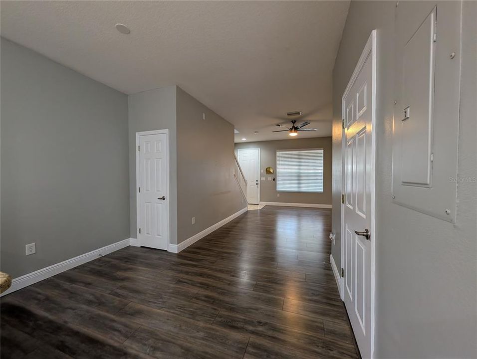 В аренду: $2,100 (2 спален, 2 ванн, 1216 Квадратных фут)