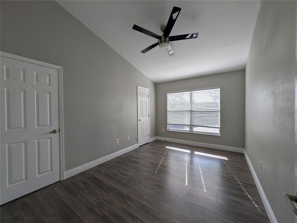 В аренду: $2,100 (2 спален, 2 ванн, 1216 Квадратных фут)