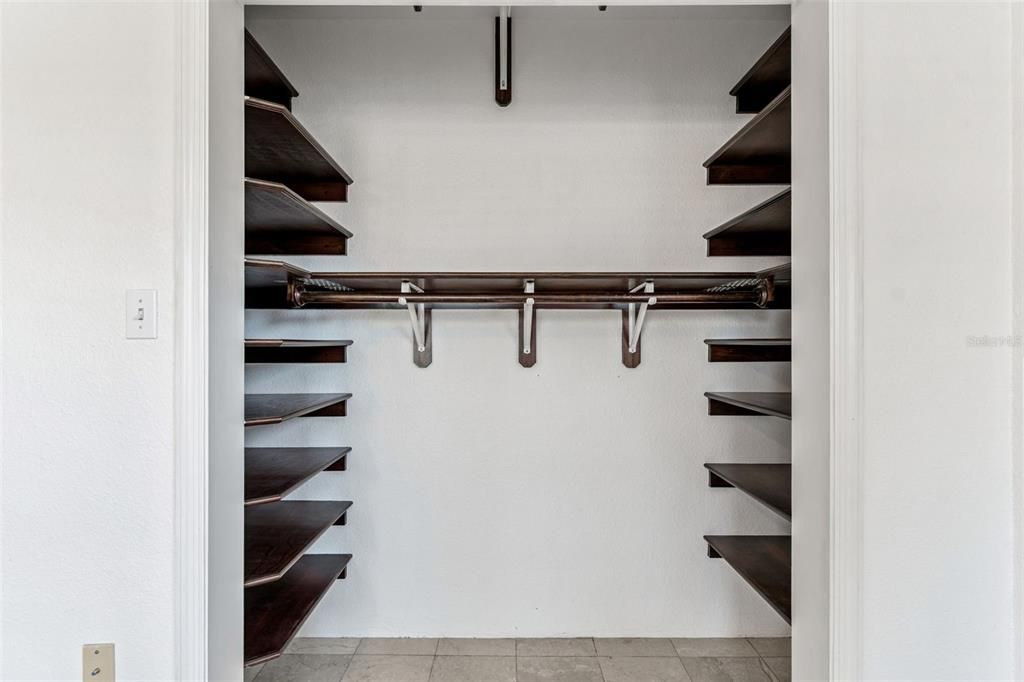 待售: $285,000 (2 贝兹, 1 浴室, 1086 平方英尺)