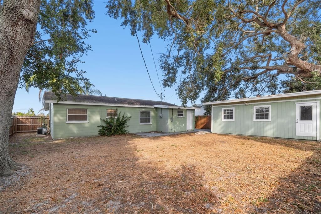 待售: $285,000 (2 贝兹, 1 浴室, 1086 平方英尺)