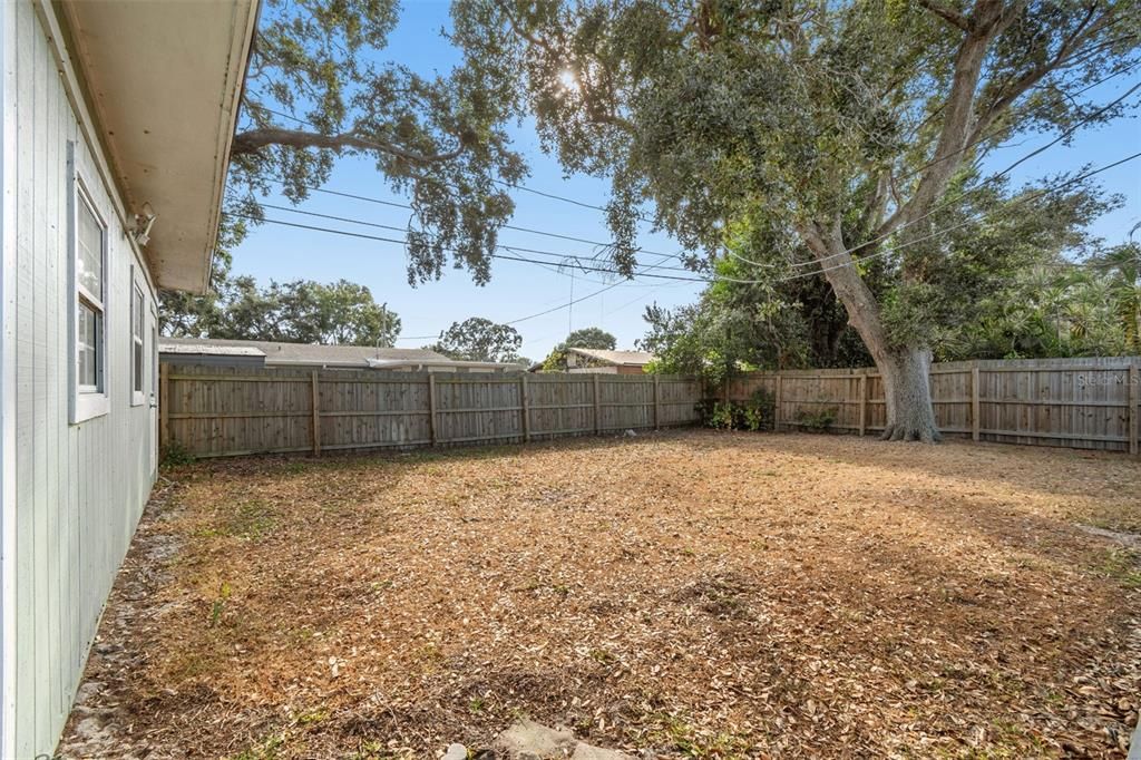 待售: $285,000 (2 贝兹, 1 浴室, 1086 平方英尺)