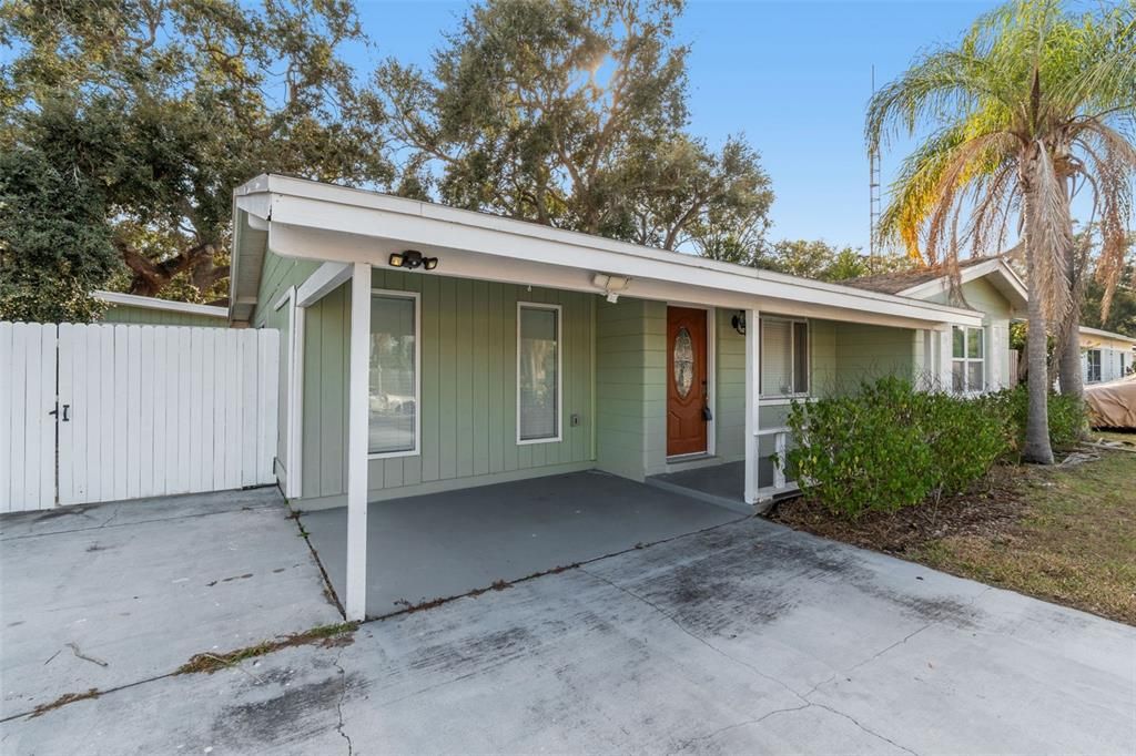 待售: $285,000 (2 贝兹, 1 浴室, 1086 平方英尺)